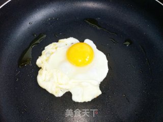 “ 快手餐 ”椒盐鸡蛋的做法步骤：2