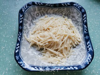 开胃酸辣汤的做法步骤：2