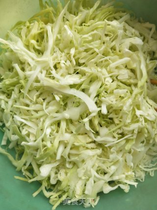 猪肉鲜菇水饺的做法步骤：1