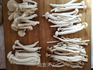 猪肉鲜菇水饺的做法步骤：2
