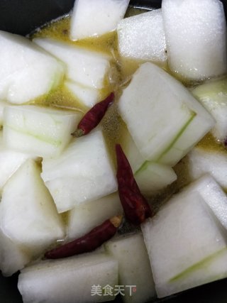 酸萝卜炖鸭汤的做法步骤：7