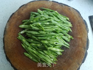 豆角炒肉丝的做法步骤：2