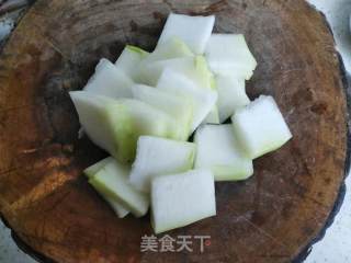 冬瓜炒虾皮的做法步骤：2