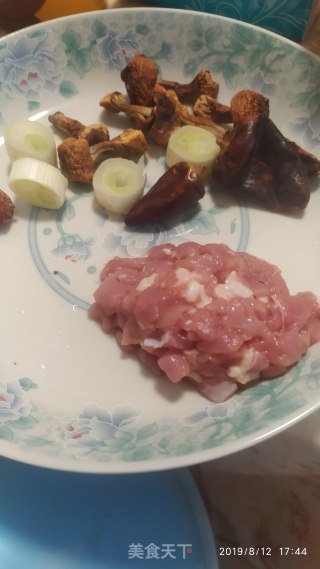 咸菜焖腰豆的做法步骤：1