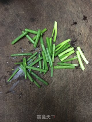 榨菜炒牛肉的做法步骤：3