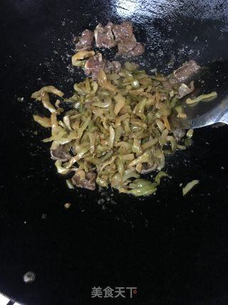 榨菜炒牛肉的做法步骤：6