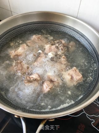 排骨炖酸菜的做法步骤：5