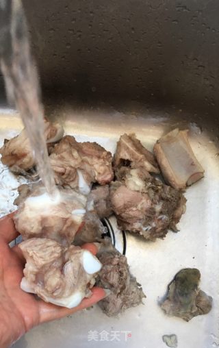 排骨炖酸菜的做法步骤：6