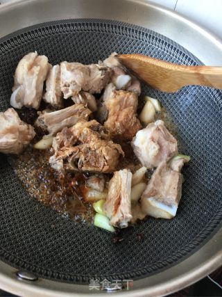 排骨炖酸菜的做法步骤：16