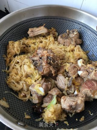 排骨炖酸菜的做法步骤：19