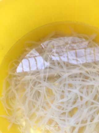 排骨炖酸菜的做法步骤：24