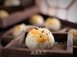 酥倒掉渣的陈皮豆沙蛋黄酥的做法步骤：22