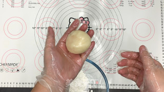 不用烤箱就可以做的月饼，咸蛋黄奶黄冰皮月饼的做法步骤：11
