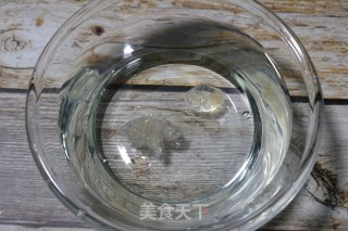 枸杞红枣炖雪燕的做法步骤：1