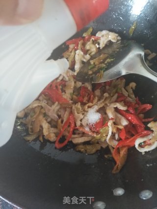 “榨菜”榨菜炒肉丝的做法步骤：12