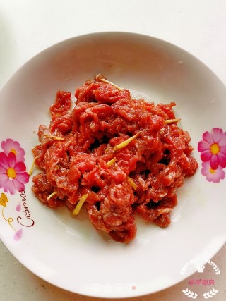 木瓜炒牛肉的做法步骤：2