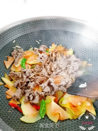木瓜炒牛肉的做法步骤：14