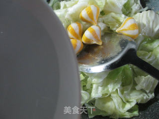 鱼籽包煮包心菜的做法步骤：3