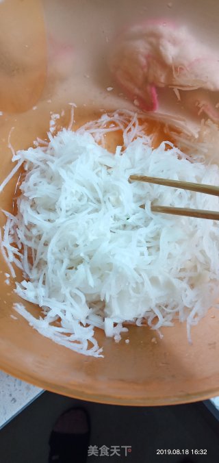 白萝卜丸的做法步骤：1
