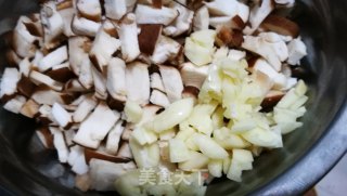 香菇肉末豆腐的做法步骤：2