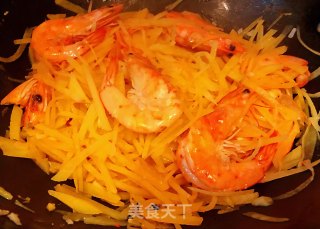 海虾炒土豆丝的做法步骤：7