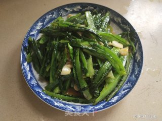 蒜香油麦菜的做法步骤：3