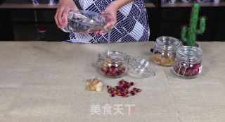 养颜美容玫瑰花酒的做法步骤：3