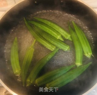 凉拌秋葵魔芋丝的做法步骤：3