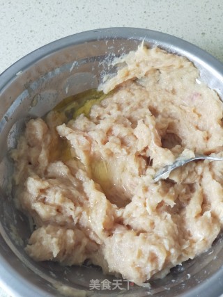 干炸鸡肉丸的做法步骤：6