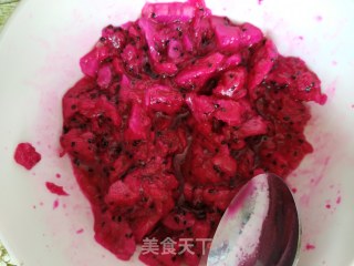火龙果面包的做法步骤：1