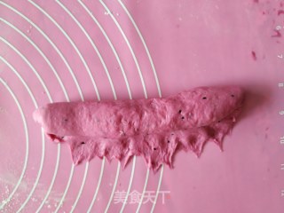 火龙果面包的做法步骤：6
