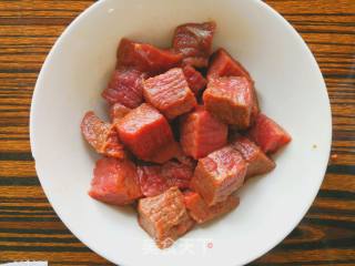 土豆牛肉烤串的做法步骤：2