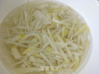 “ 榨菜 ”榨菜肉丝炒饭的做法步骤：3