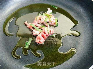 “ 榨菜 ”榨菜肉丝炒饭的做法步骤：5