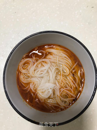 麻辣中江空心面的做法步骤：2