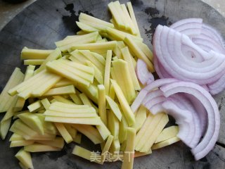 南瓜炒牛肉的做法步骤：2
