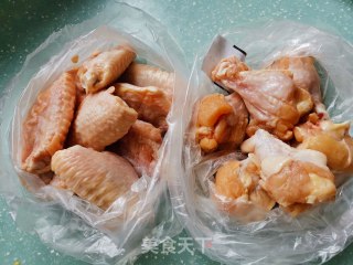黄焖鸡翅的做法步骤：1