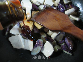 茄子炒小素鸡的做法步骤：9