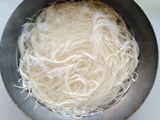 辣味鸡丁拌冷面的做法步骤：5