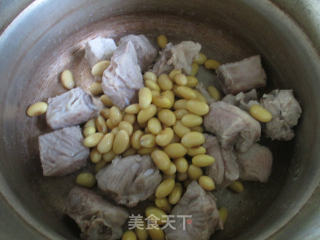 黄豆土豆排骨汤的做法步骤：4