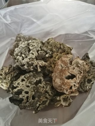 干巴菌炒饭的做法步骤：1