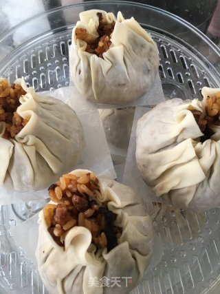 香菇木耳肉末鸭蛋黄烧卖的做法步骤：13