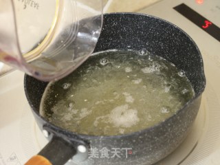莲蓉广式月饼（含转化糖浆、莲蓉馅做法）的做法步骤：5