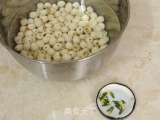 莲蓉广式月饼（含转化糖浆、莲蓉馅做法）的做法步骤：10