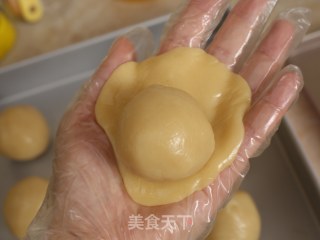 莲蓉广式月饼（含转化糖浆、莲蓉馅做法）的做法步骤：25