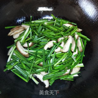 韭菜香菇炒蛋的做法步骤：7