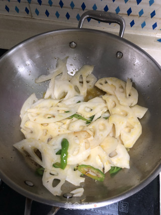 酸辣青椒藕片的做法步骤：3