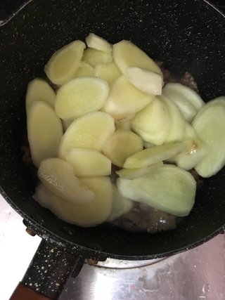 子姜炒牛肉的做法步骤：6