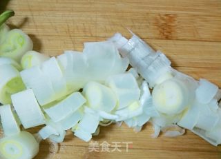 爆炒郡肝的做法步骤：2