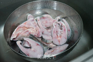 香辣草鱼豆腐煲的做法步骤：3